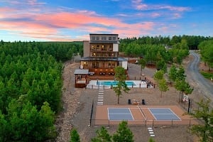 Bravo Cabin & UTV Rentals place picture